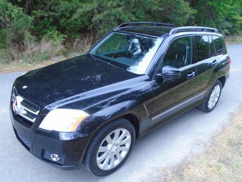 Used 2011 Mercedes-Benz GLK 350 4MATIC image 1