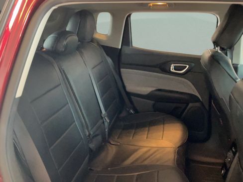 Used 2022 Jeep Compass Latitude FWD image 32
