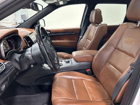 Used 2021 Jeep Grand Cherokee Overland AWD/4WD image 11