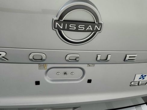 Used 2022 Nissan Rogue SL w/ SL Premium Package AWD/4WD image 13