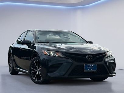 Used 2019 Toyota Camry SE w/ Convenience Package