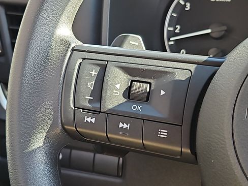 Certified 2024 Nissan Rogue SV image 19