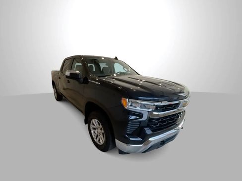 Used 2022 Chevrolet Silverado 1500 LT image 2