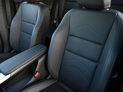 Certified 2025 BMW X2 xDrive28i w/ Premium Package image 10