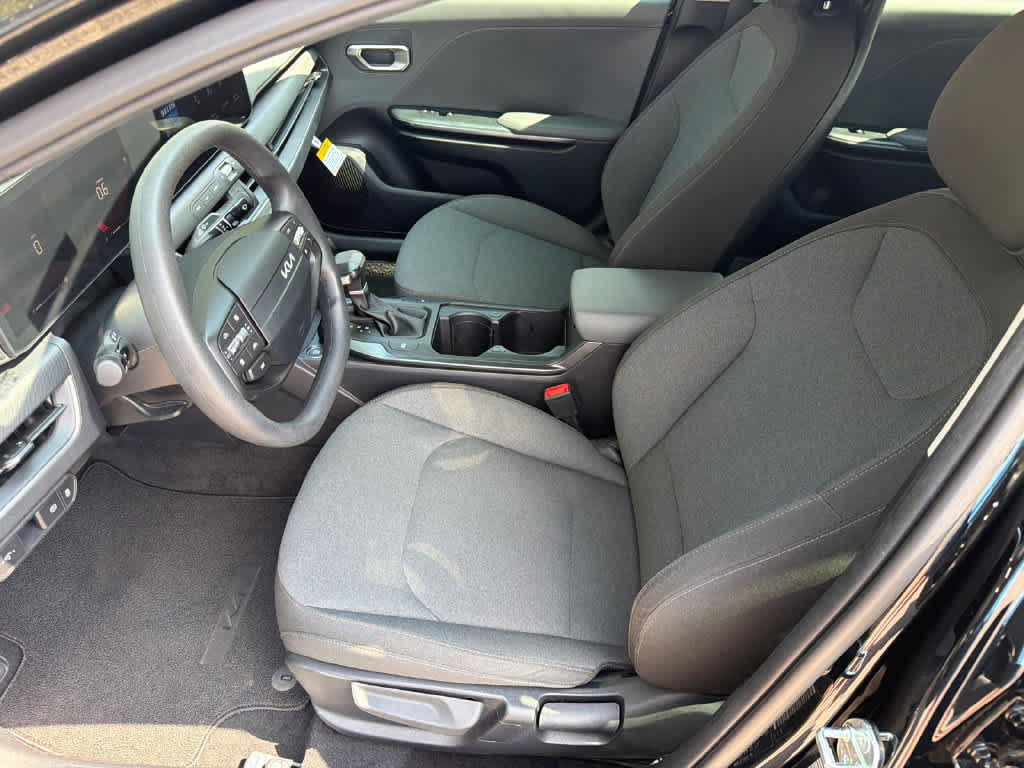 Used 2025 Kia K4 FWD image 9