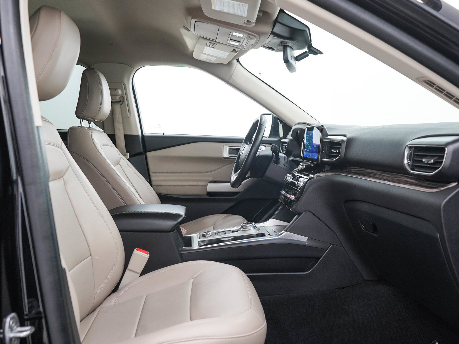 Used 2023 Ford Explorer Limited AWD/4WD image 13