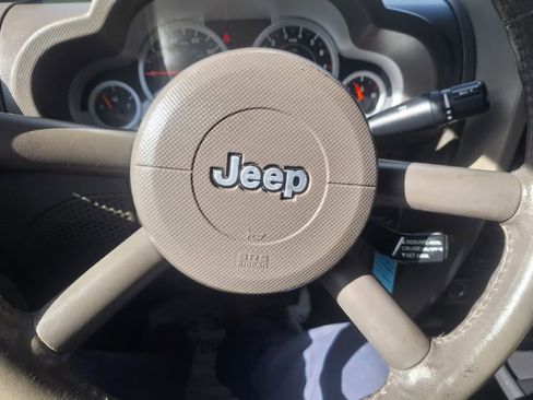 Used 2007 Jeep Wrangler Unlimited Sahara image 9