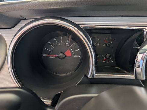 Used 2006 Ford Mustang GT Premium RWD image 32