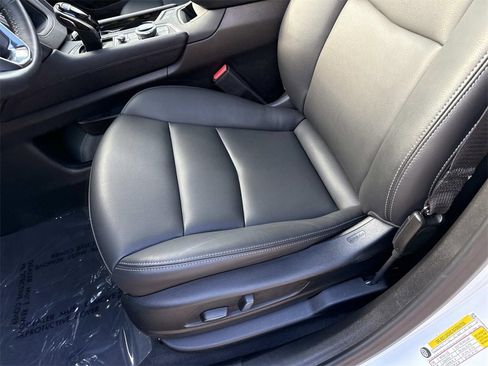 New 2025 Cadillac XT6 Luxury image 15