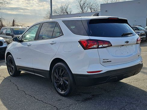 Used 2023 Chevrolet Equinox LS w/ LS Convenience Package image 4