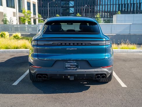 Certified 2026 Porsche Cayenne Coupe AWD/4WD image 7