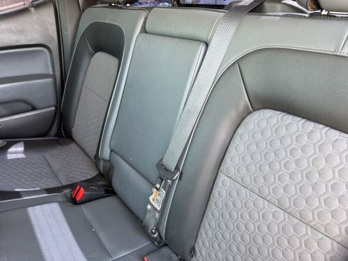 Used 2018 Chevrolet Colorado Z71 RWD image 11