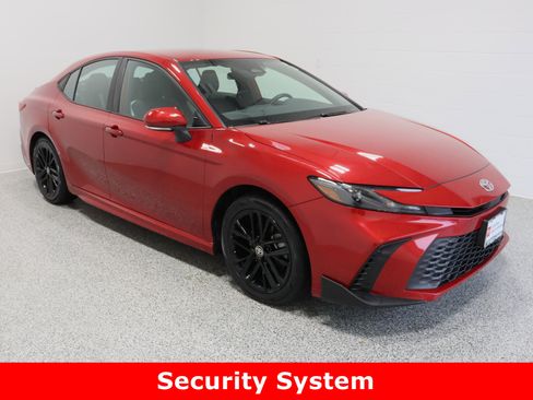 Certified 2025 Toyota Camry SE image 4