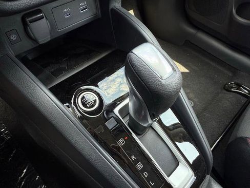 New 2025 Nissan Versa SR w/ Trunk Package image 26