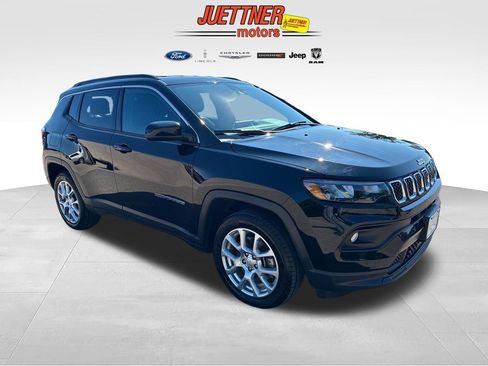 Used 2023 Jeep Compass Latitude AWD/4WD image 7