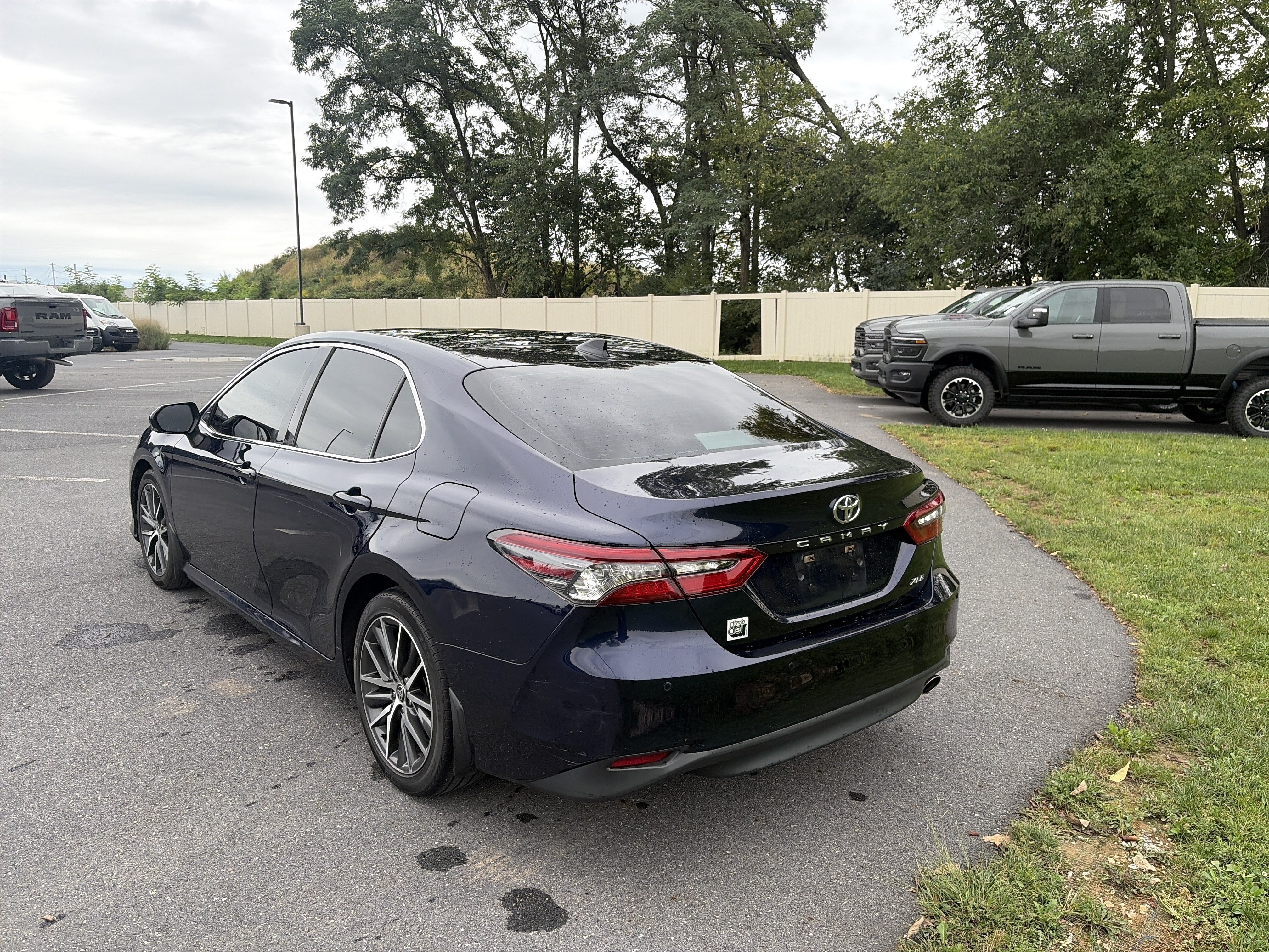 Used 2022 Toyota Camry XLE w/ Navigation Package FWD image 7