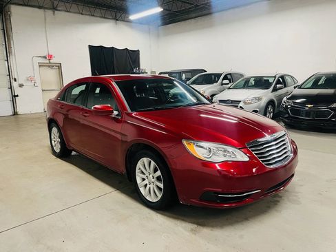 Used 2014 Chrysler 200 Touring image 4