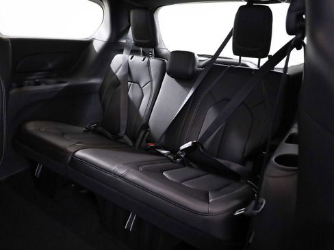 New 2026 Chrysler Pacifica Select image 11