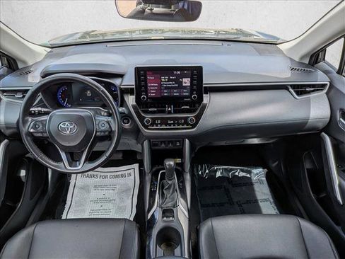 Used 2022 Toyota Corolla Cross XLE AWD/4WD image 17