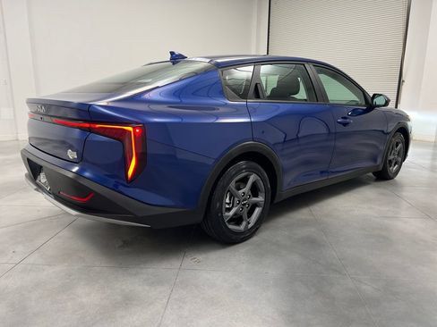 Used 2025 Kia K4 FWD image 9