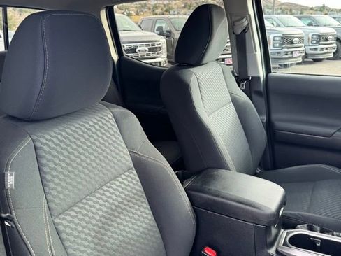 Used 2021 Toyota Tacoma SR5 w/ Trail Edition image 23