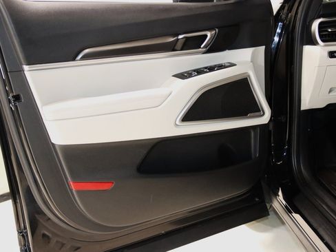 Used 2023 Kia Telluride S image 35