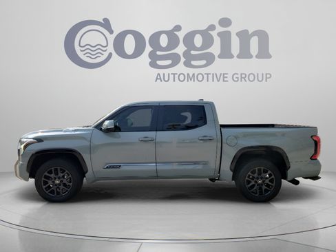 Used 2025 Toyota Tundra Platinum AWD/4WD image 2