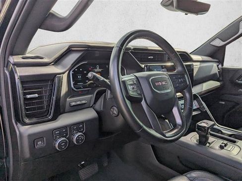 Used 2023 GMC Sierra 1500 AT4 w/ AT4 Premium Package AWD/4WD image 12