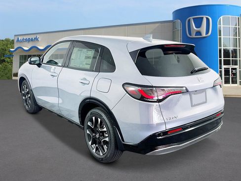 New 2026 Honda HR-V EX-L image 2