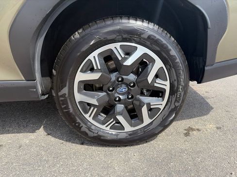Certified 2025 Subaru Forester Premium AWD/4WD image 22