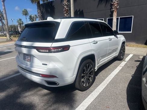 Certified 2022 Jeep Grand Cherokee Overland image 3