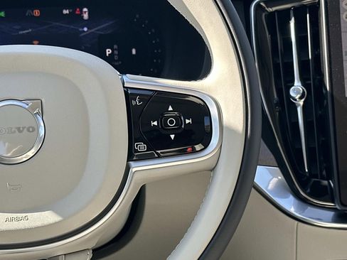 New 2026 Volvo XC90 B6 Ultra w/ Lounge Package AWD/4WD image 9