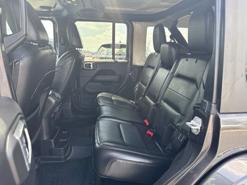 Used 2020 Jeep Wrangler Unlimited Sahara AWD/4WD image 9