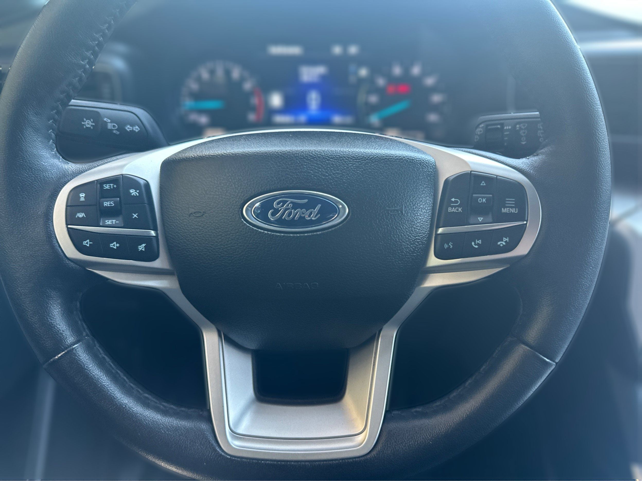 Used 2023 Ford Explorer XLT w/ Equipment Group 202A AWD/4WD image 21