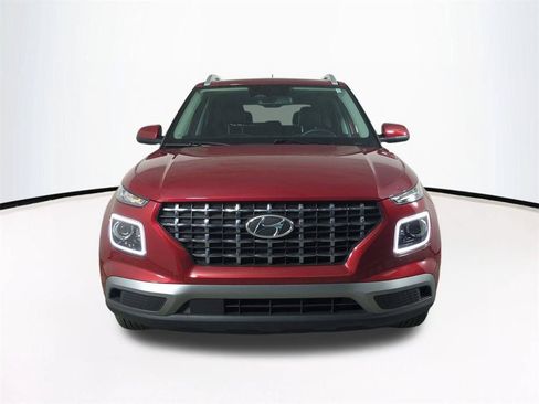 Used 2025 Hyundai Venue Limited FWD image 3