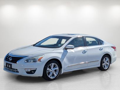 Used 2015 Nissan Altima 2.5 SV w/ Convenience Package