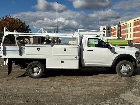 New 2026 RAM 5500 Tradesman w/ Chrome Appearance Group image 2