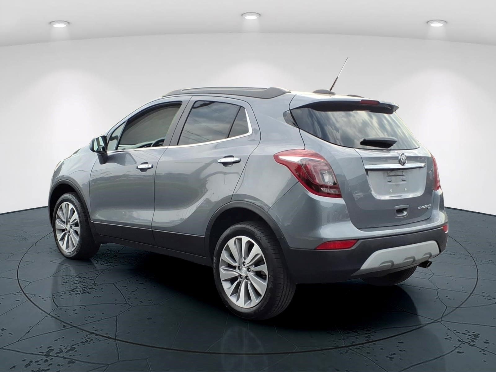 Used 2020 Buick Encore Preferred AWD/4WD image 4