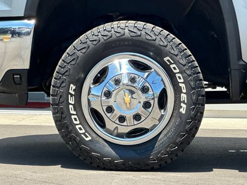 Used 2024 Chevrolet Silverado 3500 LT AWD/4WD image 36
