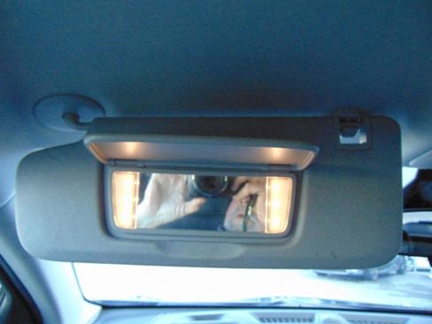 Used 2022 Chevrolet Equinox LT image 27