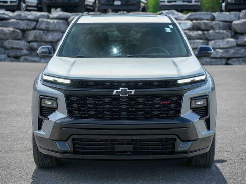 Used 2026 Chevrolet Traverse RS AWD/4WD image 2
