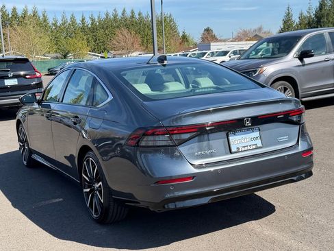 Used 2024 Honda Accord Touring image 6