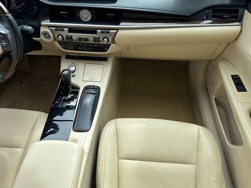 Used 2013 Lexus ES 350 w/ Premium Pkg FWD image 31