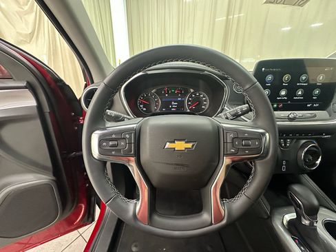 Used 2025 Chevrolet Blazer LT FWD image 25