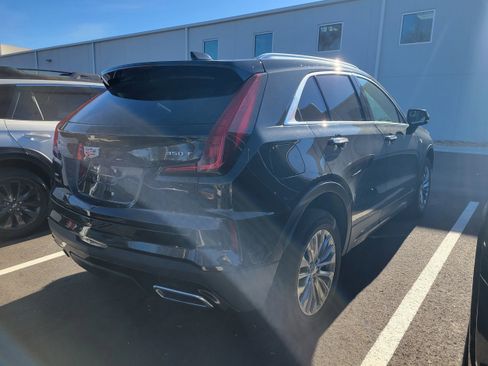 Used 2024 Cadillac XT4 Premium Luxury image 6
