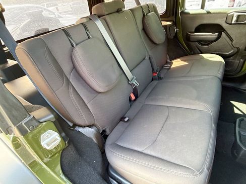 Used 2023 Jeep Wrangler Unlimited w/ Cold Weather Group image 31