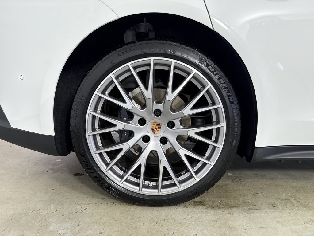 New 2026 Porsche Panamera RWD image 16