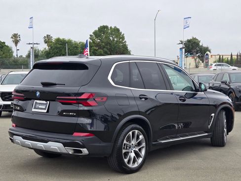 Used 2025 BMW X5 xDrive50e AWD/4WD image 7