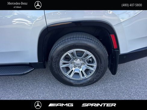 Used 2023 Jeep Wagoneer 4WD w/ Convenience Group I image 7