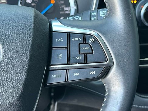 Used 2021 Toyota Highlander XLE image 41